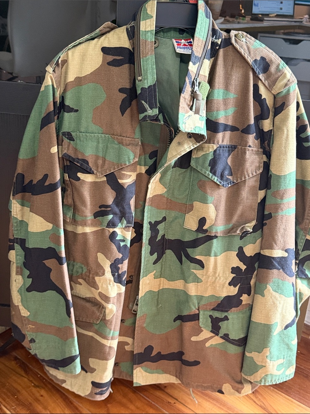 Army jacket size small great condition size men’s smile